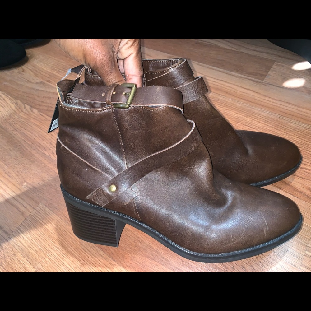 🎈 SOLD 🎈Forever 21 Boots